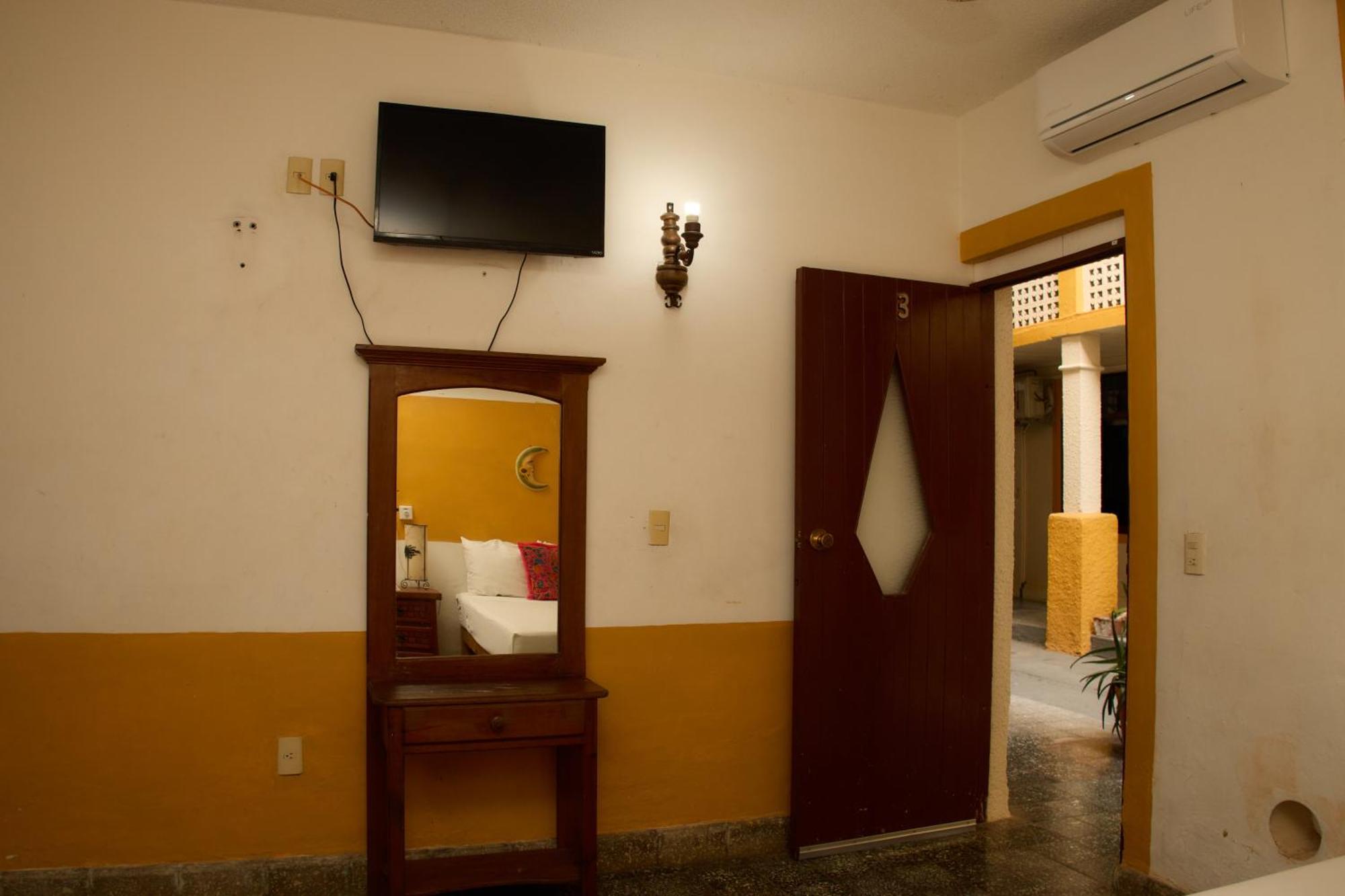 Hotel San Lorenzo Barra de Navidad Ngoại thất bức ảnh