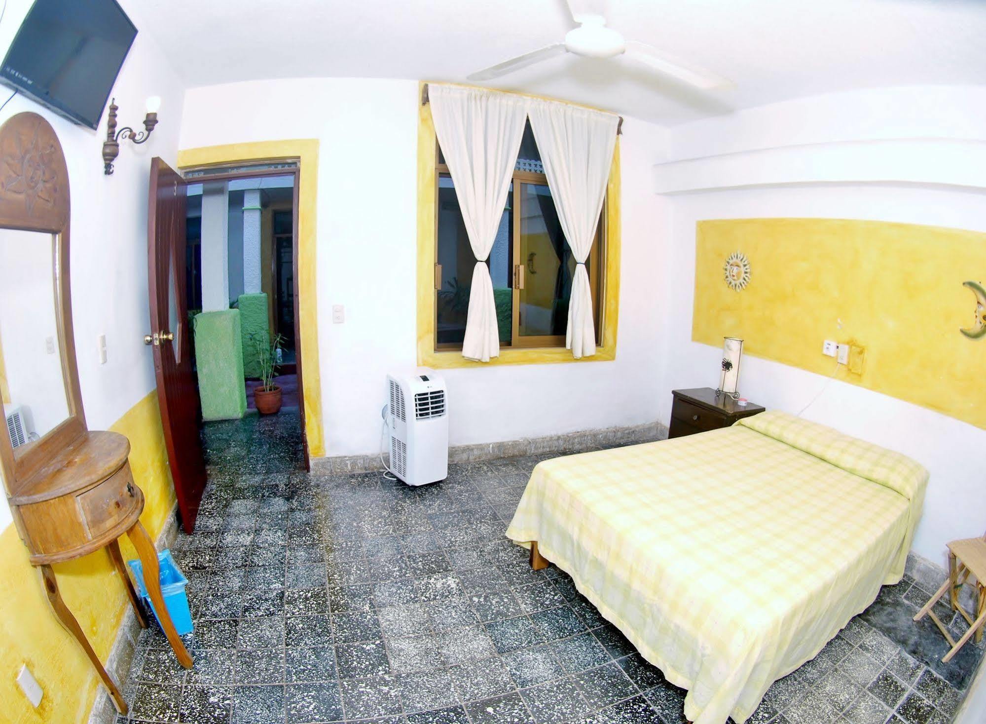 Hotel San Lorenzo Barra de Navidad Ngoại thất bức ảnh